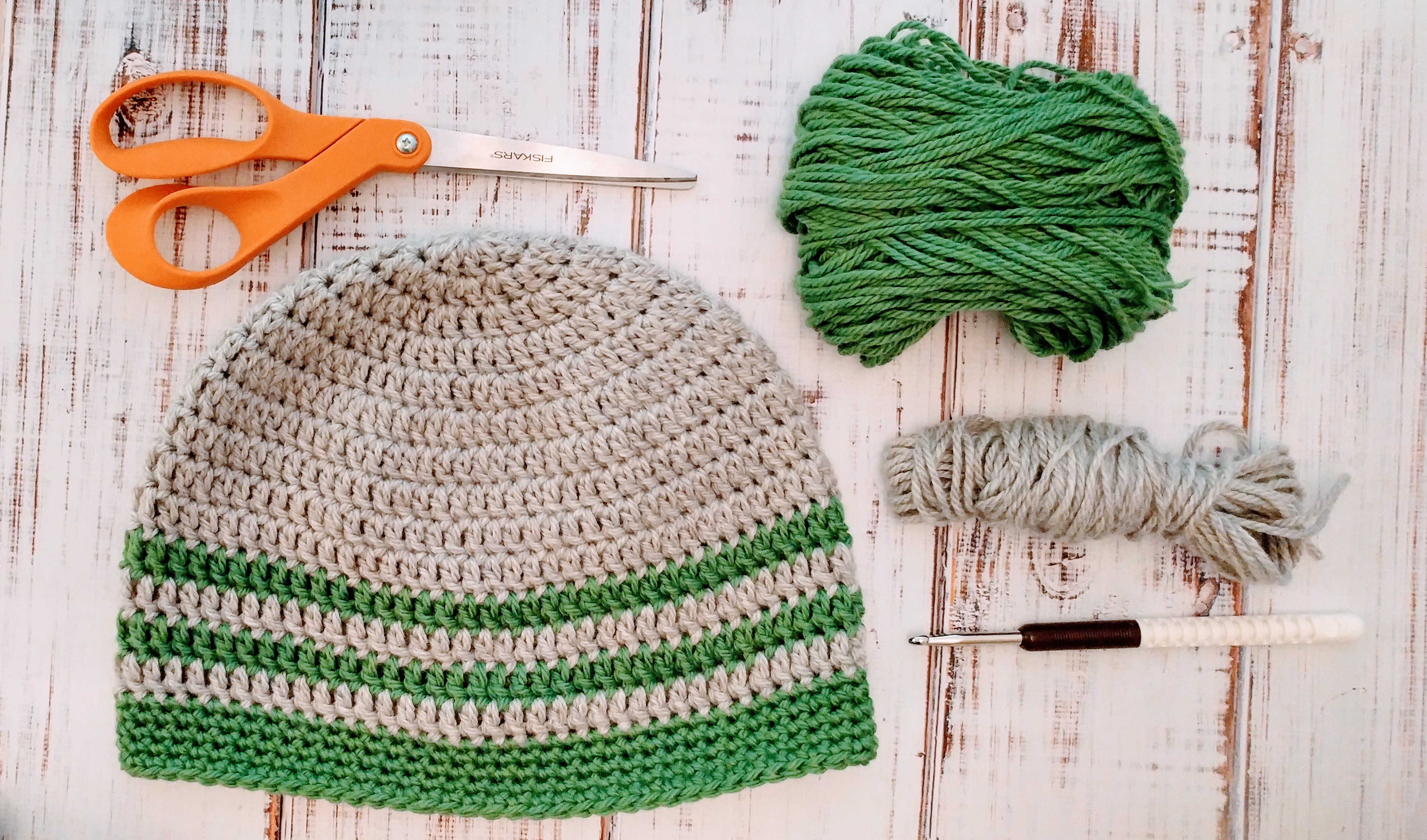 Free Pattern: Simplest Crochet Hat!